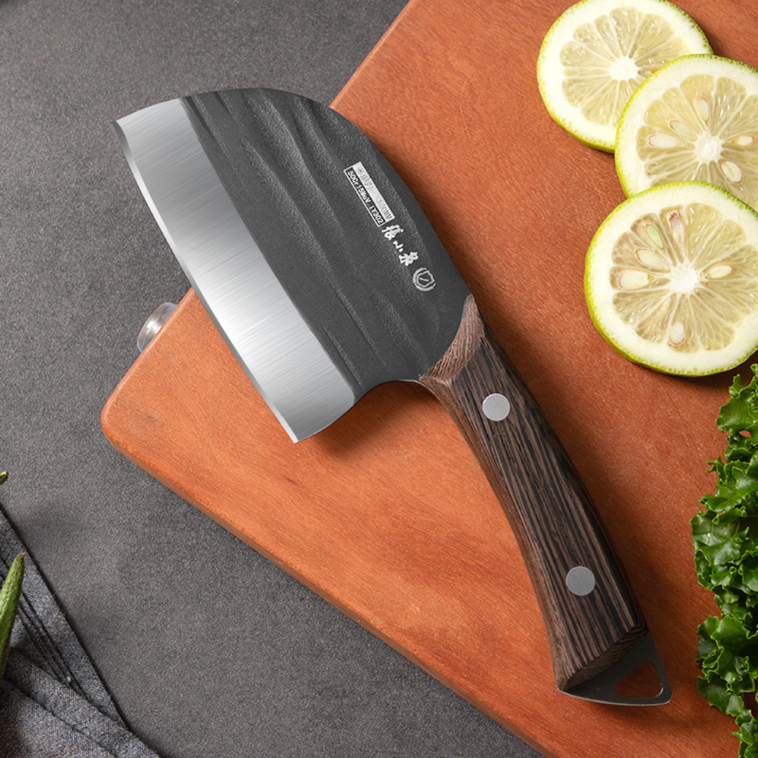 (Offerta speciale: -30%)  Un coltello versatile che taglia praticamente di tutto!