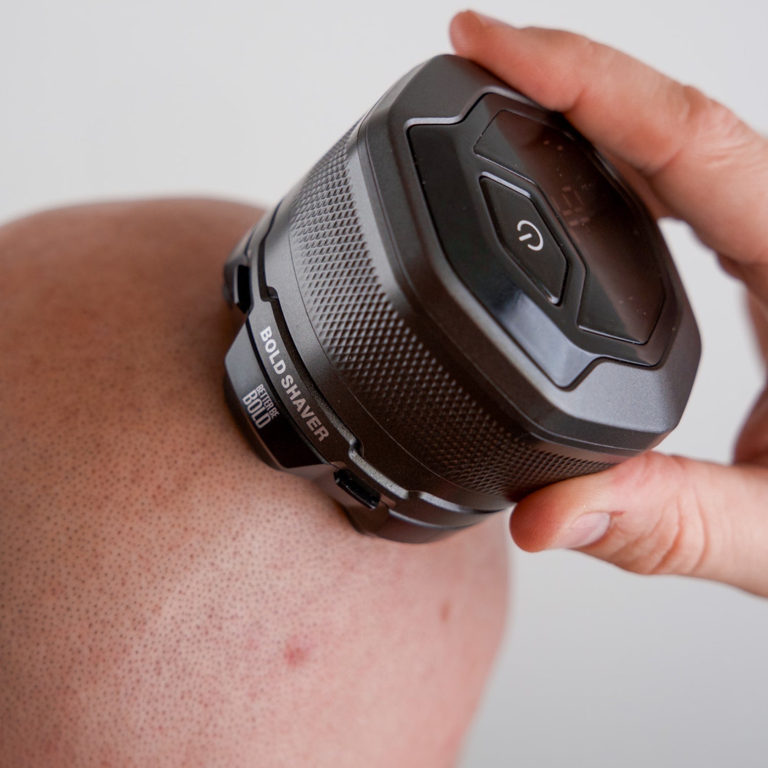 (30% di sconto) Tagliacapelli FK-8750 senza fili 6D per testa calva – Rasoio rotante da uomo impermeabile con lama magnetica ricaricabile e display LCD.