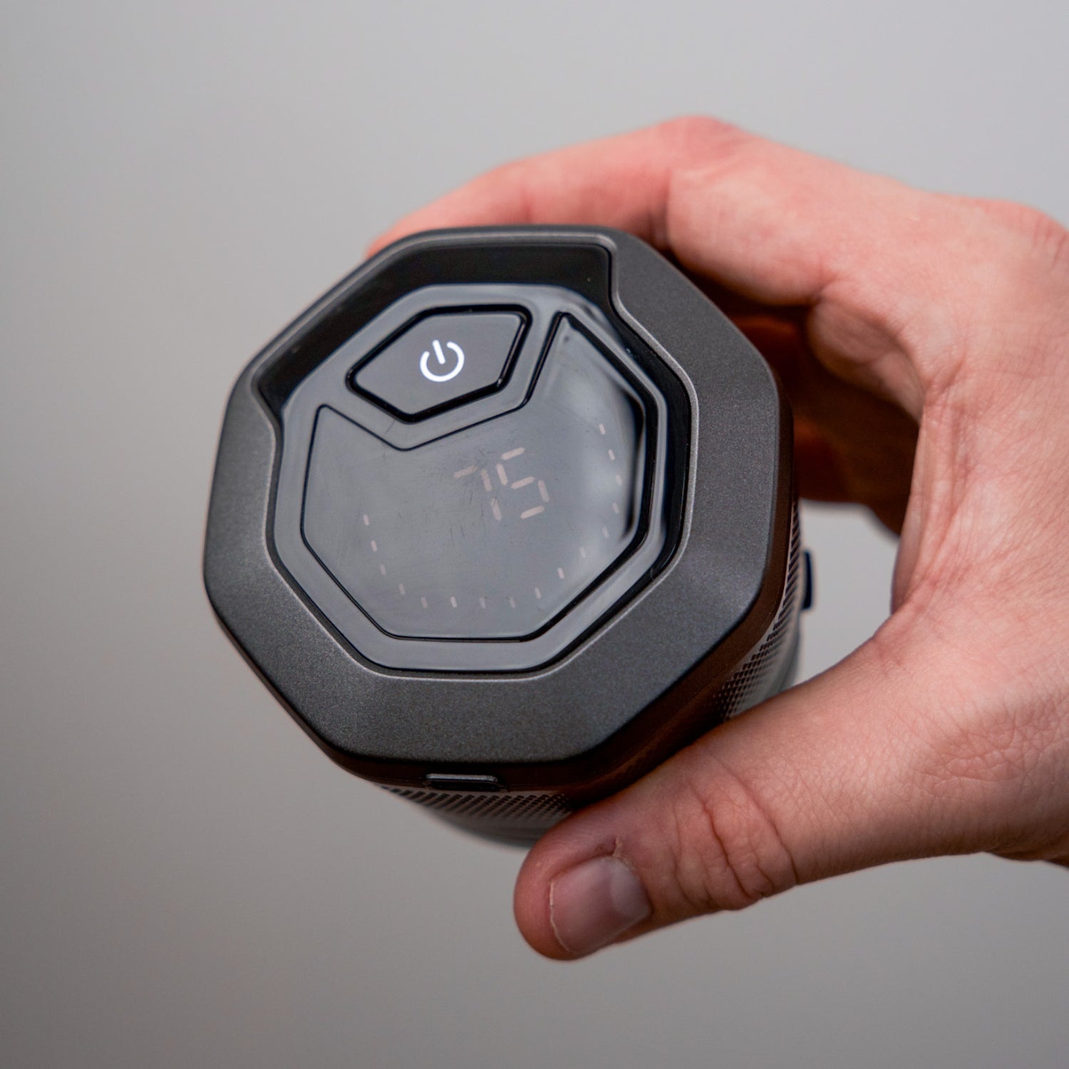 (30% di sconto) Tagliacapelli FK-8750 senza fili 6D per testa calva – Rasoio rotante da uomo impermeabile con lama magnetica ricaricabile e display LCD.